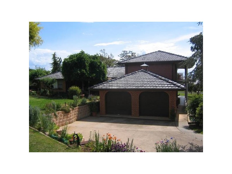 22 Elizabeth Avenue, Cowra NSW 2794
