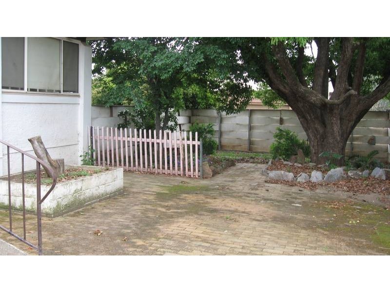 4 Shelley Street, Cowra NSW 2794