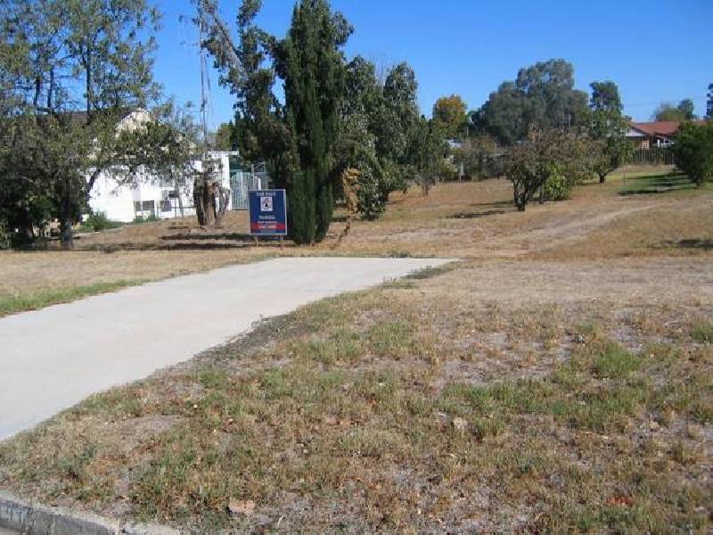 92 Redfern Street, Cowra NSW 2794