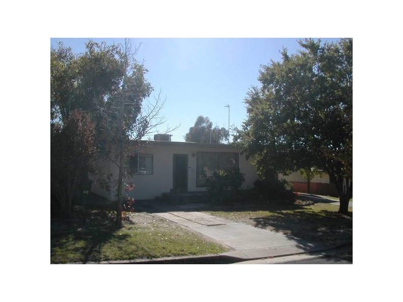 42 Parkes Street, Cowra NSW 2794