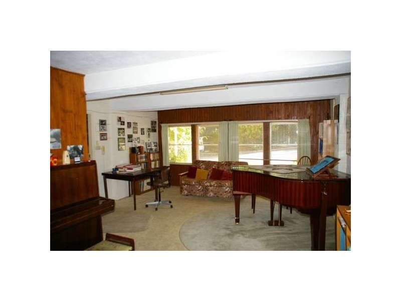 18 Henderson Street, Cowra NSW 2794