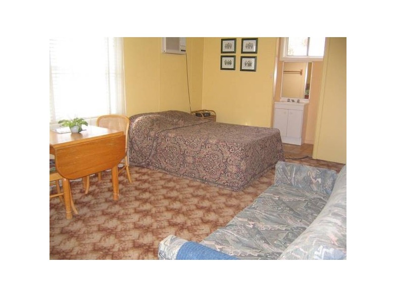 68 Gem Road, Cowra NSW 2794