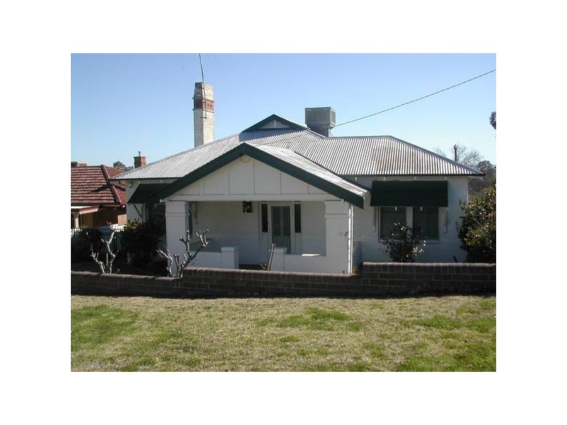 6 Smith Street, Cowra NSW 2794