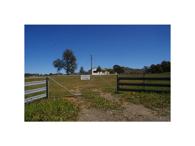 105 Bennett Springs Road, Hovells Creek NSW 2794