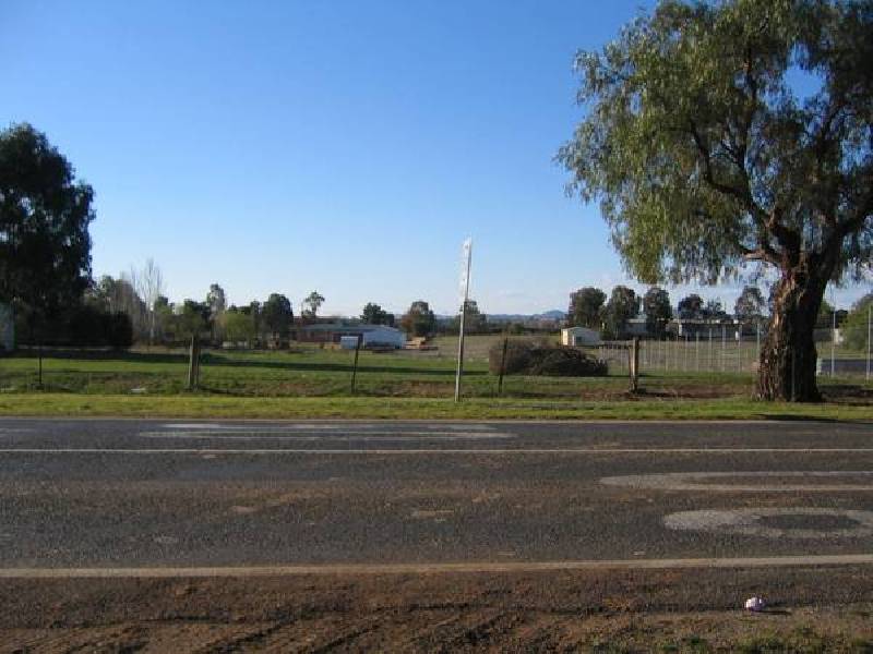 63 Grenfell Road, Cowra NSW 2794