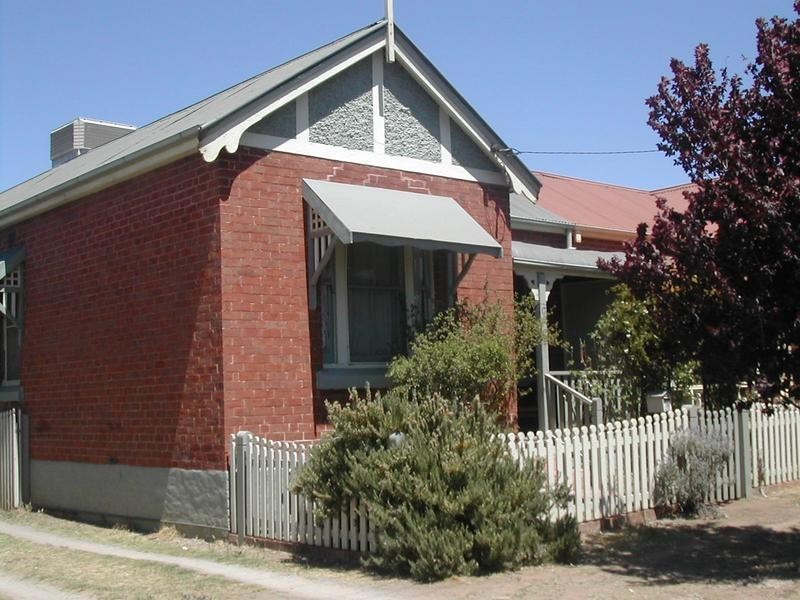17 Railway Street, Cowra NSW 2794