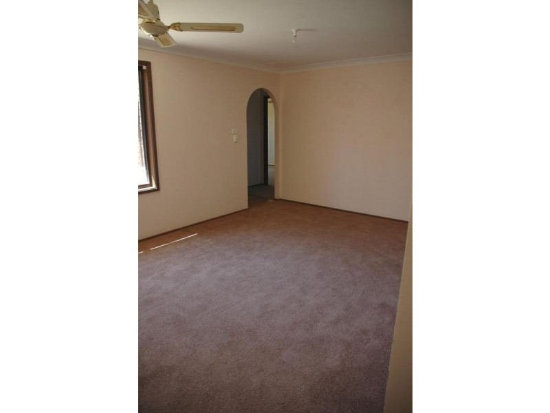 15 Logan Street, Cowra NSW 2794