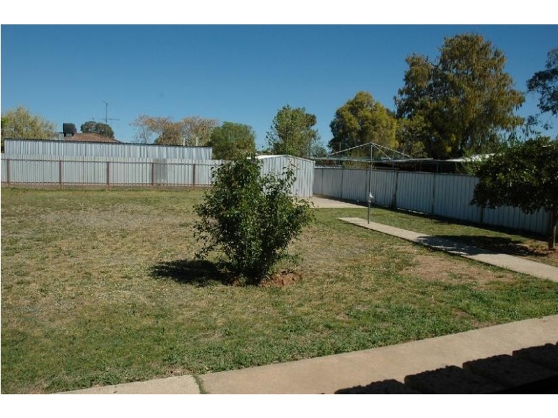 15 Logan Street, Cowra NSW 2794