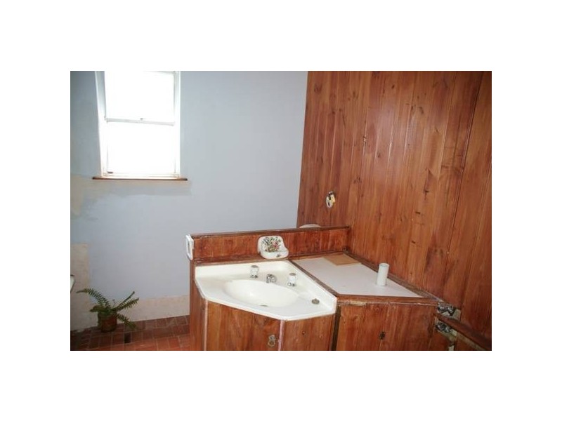 9 Waugoola Street, Woodstock NSW 2793