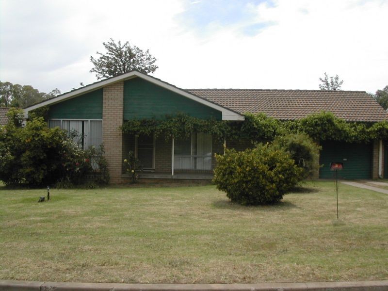 3 Coolabah Crescent, Cowra NSW 2794