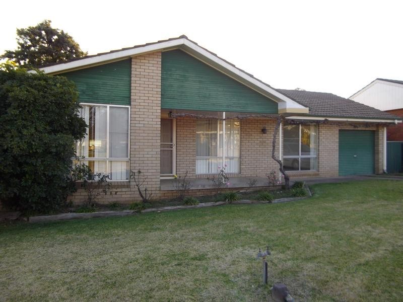 3 Coolabah Crescent, Cowra NSW 2794