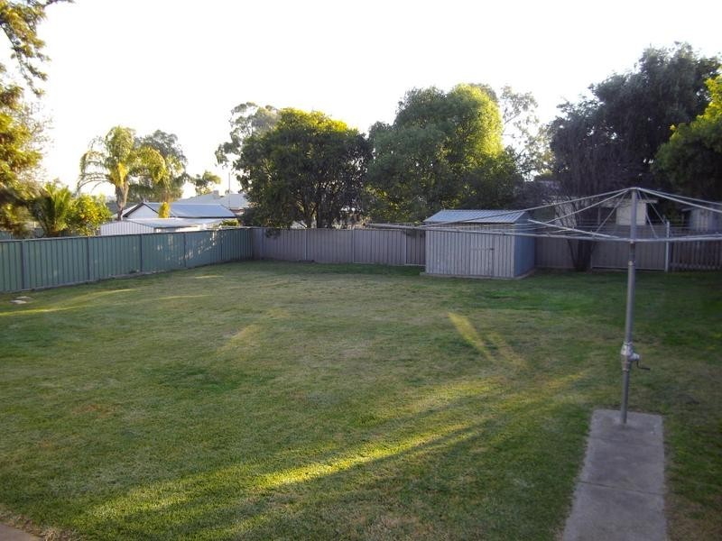 3 Coolabah Crescent, Cowra NSW 2794