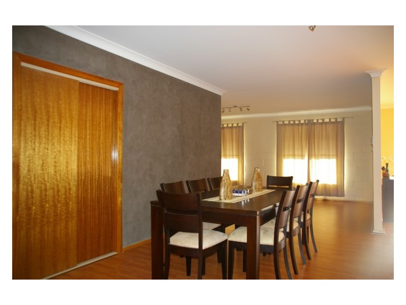 59 Vernon Drive, Cowra NSW 2794