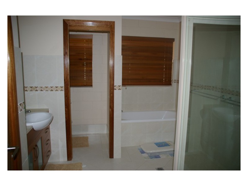 59 Vernon Drive, Cowra NSW 2794