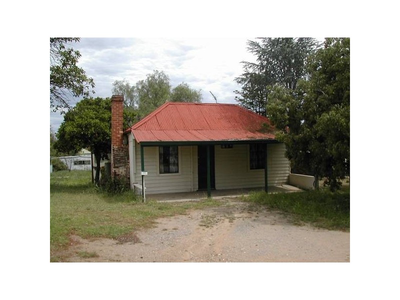 13 Vaux Lane, Cowra NSW 2794