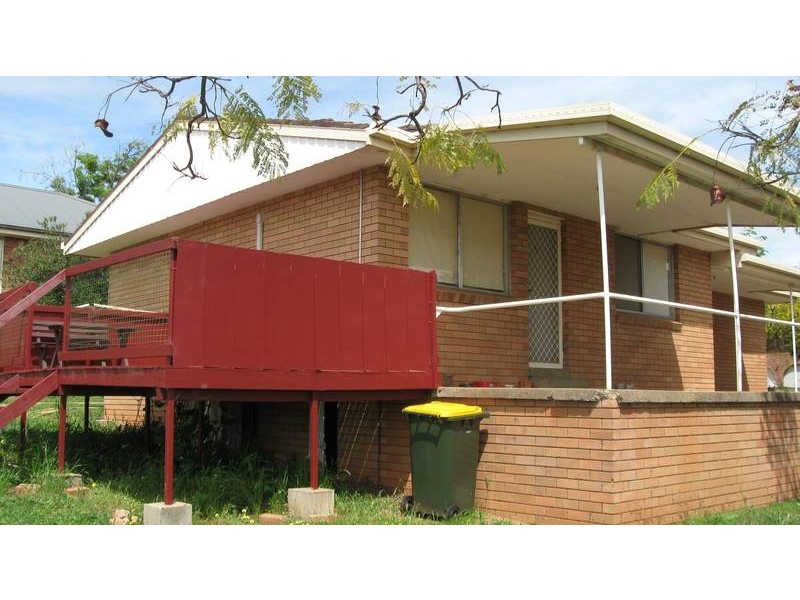 B/28 Wollowra Street, Cowra NSW 2794