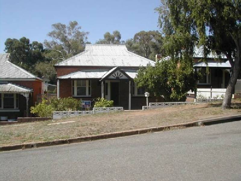 42 Liverpool Street, Cowra NSW 2794