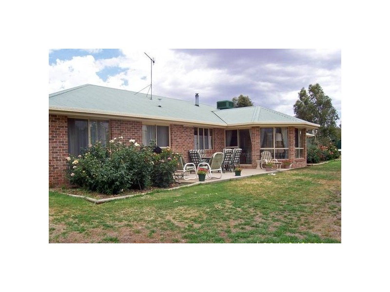 River Park Road, Cowra NSW 2794