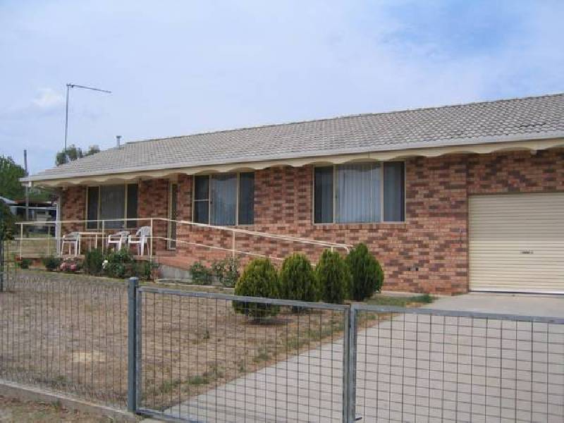 35 Watt Street, Cowra NSW 2794