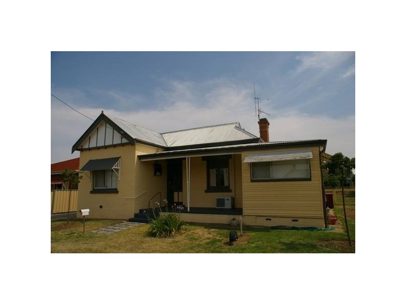 28 Parkes Street, Cowra NSW 2794
