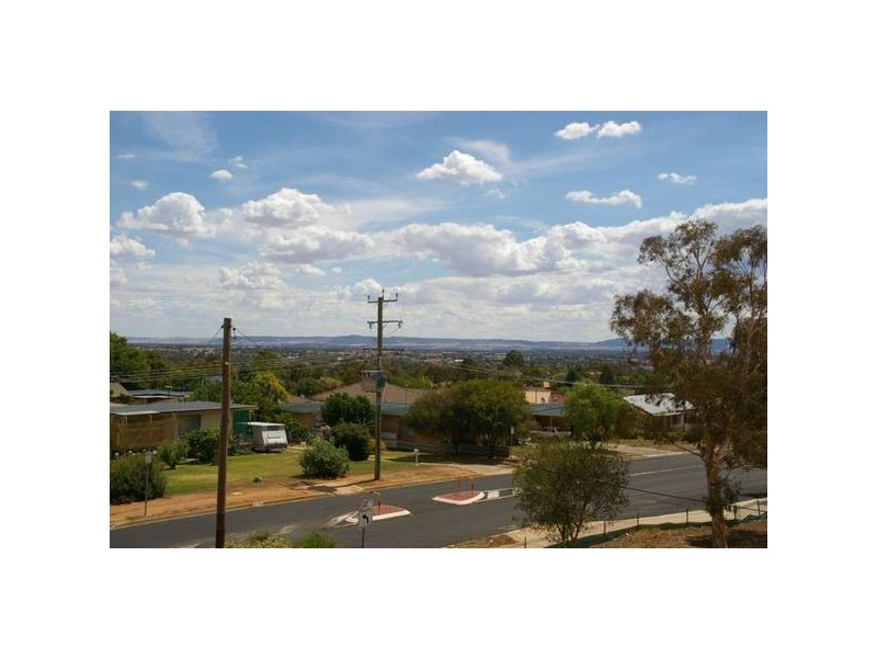 30 Dowell Street, Cowra NSW 2794