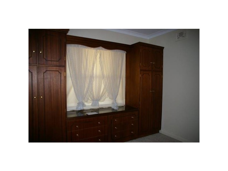 32 Lynch Street, Cowra NSW 2794