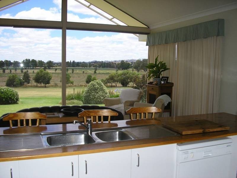 38 Cowra Road, Cowra NSW 2794