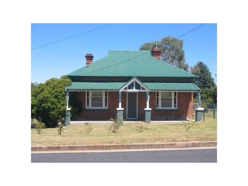 56 Darling Avenue, Cowra NSW 2794