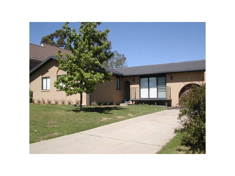 13 Amaroo Avenue, Cowra NSW 2794