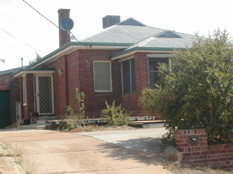 31 Liverpool Street, Cowra NSW 2794
