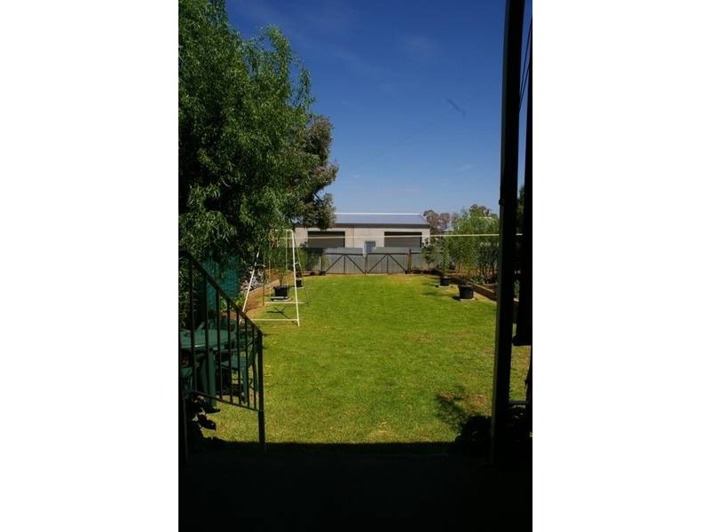 18 Wellington Street, Cowra NSW 2794