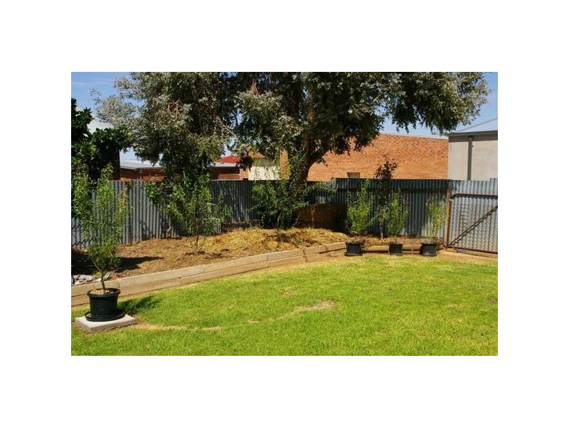 18 Wellington Street, Cowra NSW 2794