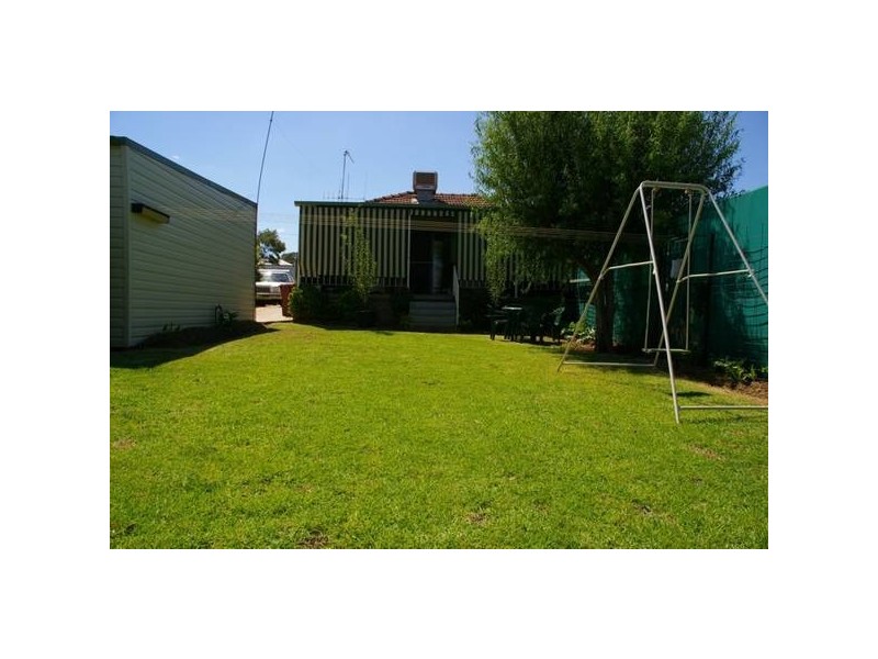 18 Wellington Street, Cowra NSW 2794