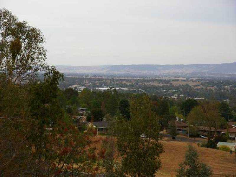 29 London Drive, Cowra NSW 2794