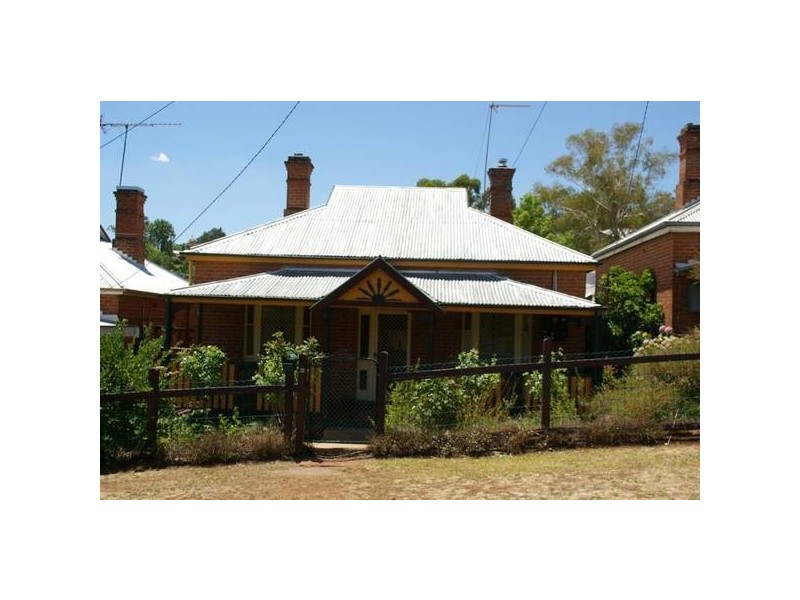 38 Liverpool Street, Cowra NSW 2794