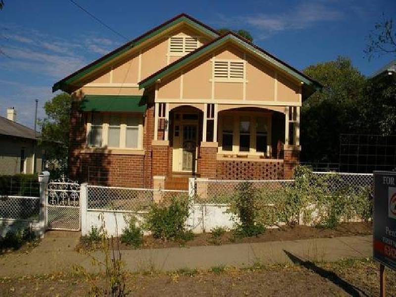 120 Fitzroy Street, Cowra NSW 2794