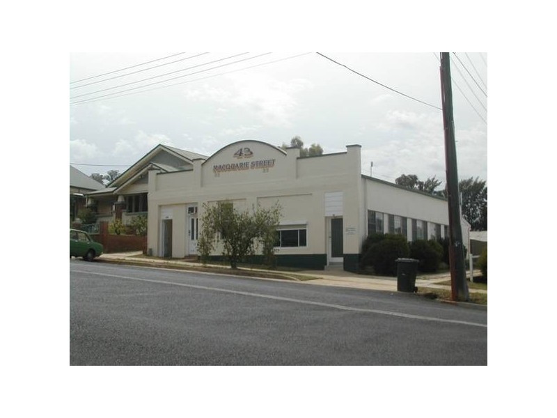 43 Macquarie Street, Cowra NSW 2794