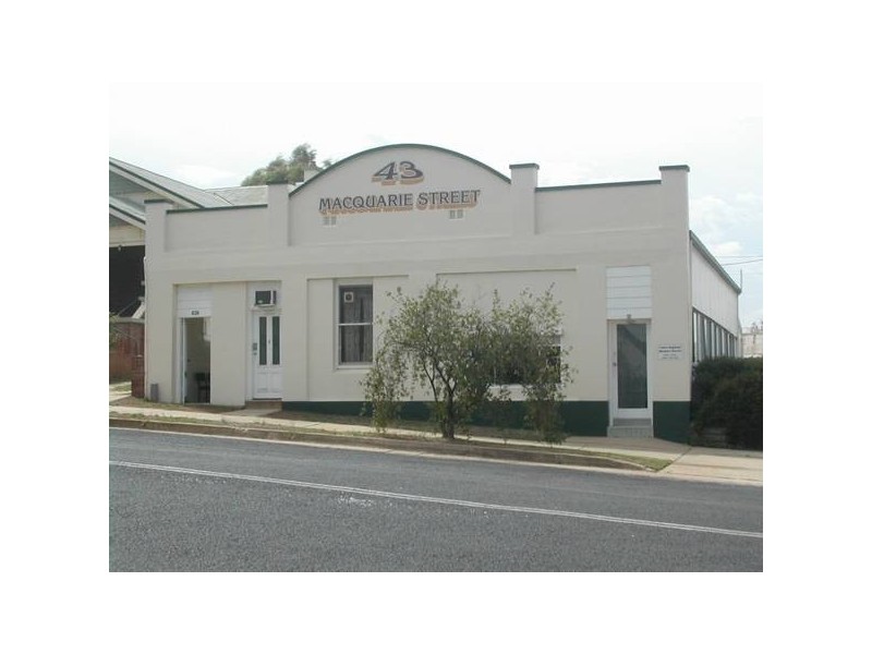 43 Macquarie Street, Cowra NSW 2794