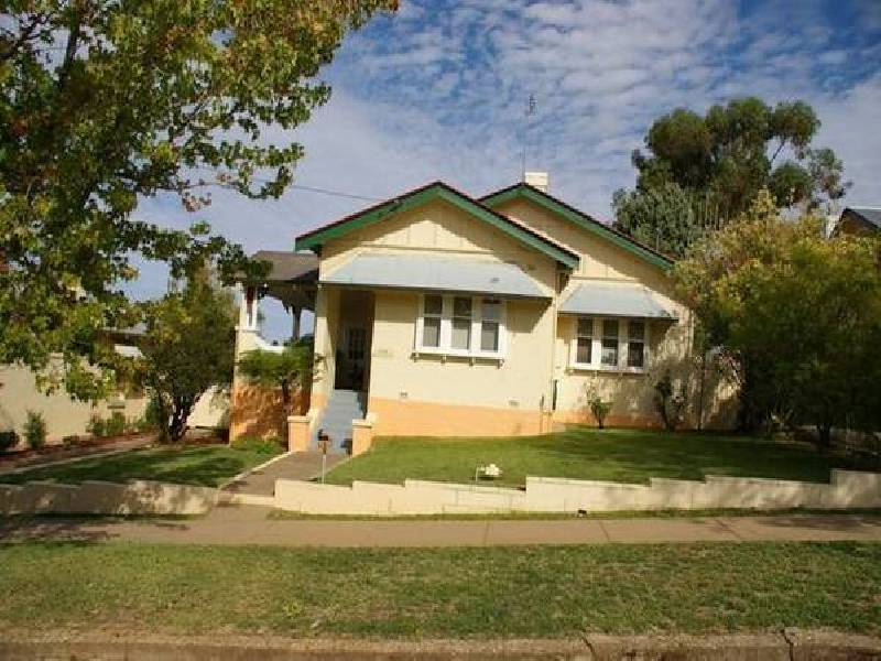 Fitzroy Street, Cowra NSW 2794