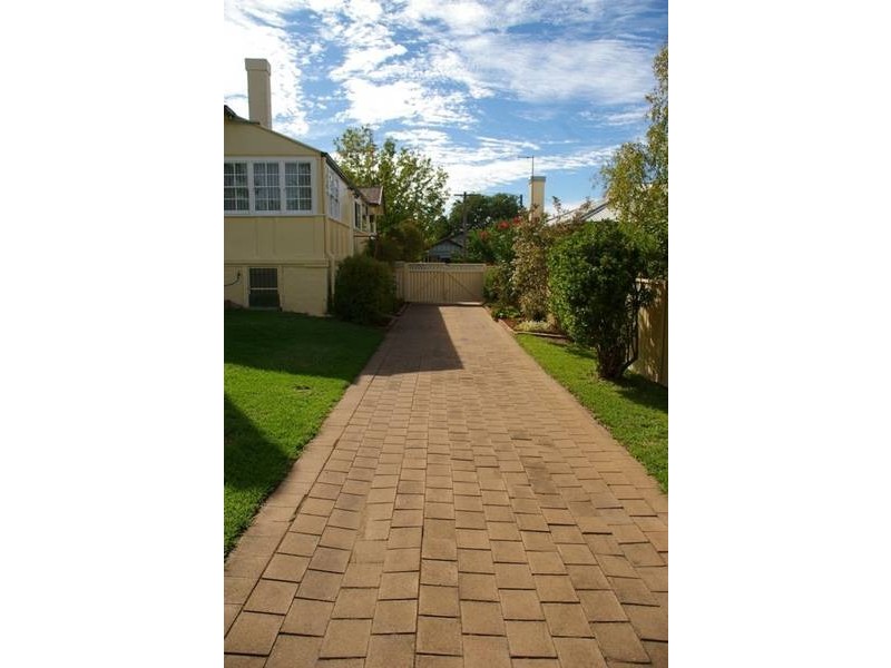 Fitzroy Street, Cowra NSW 2794