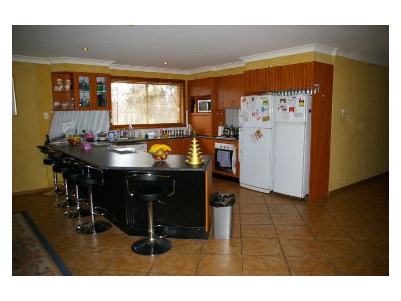 6 Mary Road, Cowra NSW 2794
