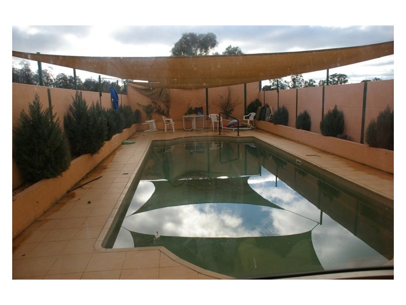 6 Mary Road, Cowra NSW 2794