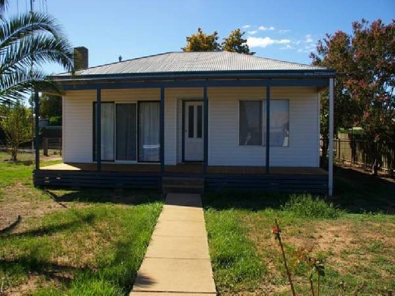 29 Lee Street, Cowra NSW 2794