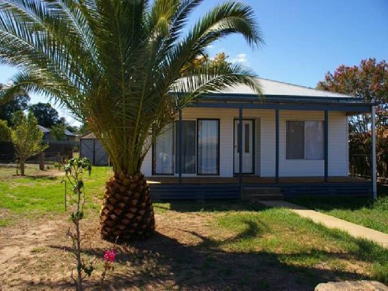 29 Lee Street, Cowra NSW 2794