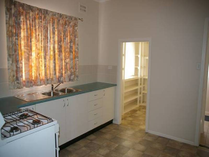29 Lee Street, Cowra NSW 2794