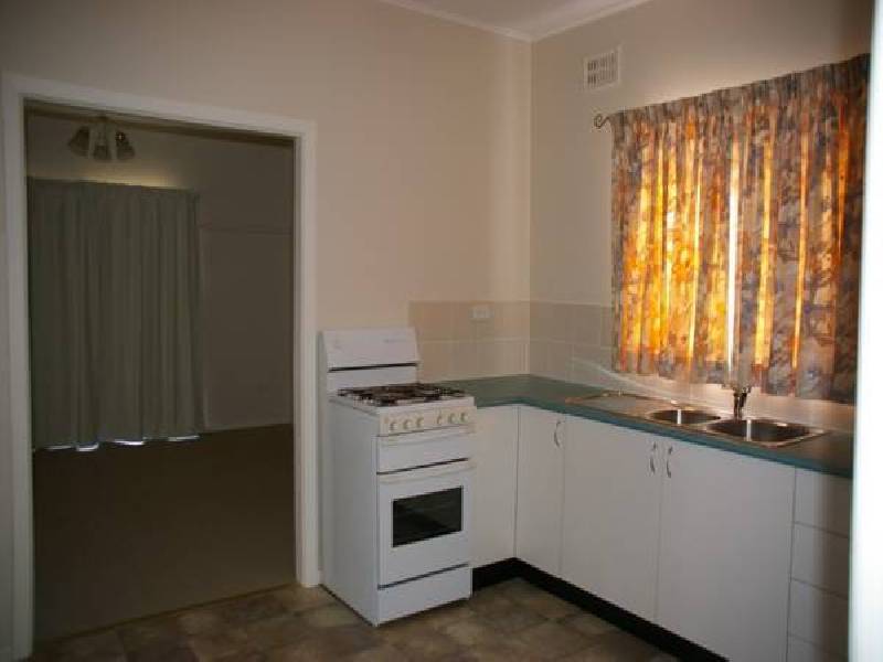 29 Lee Street, Cowra NSW 2794