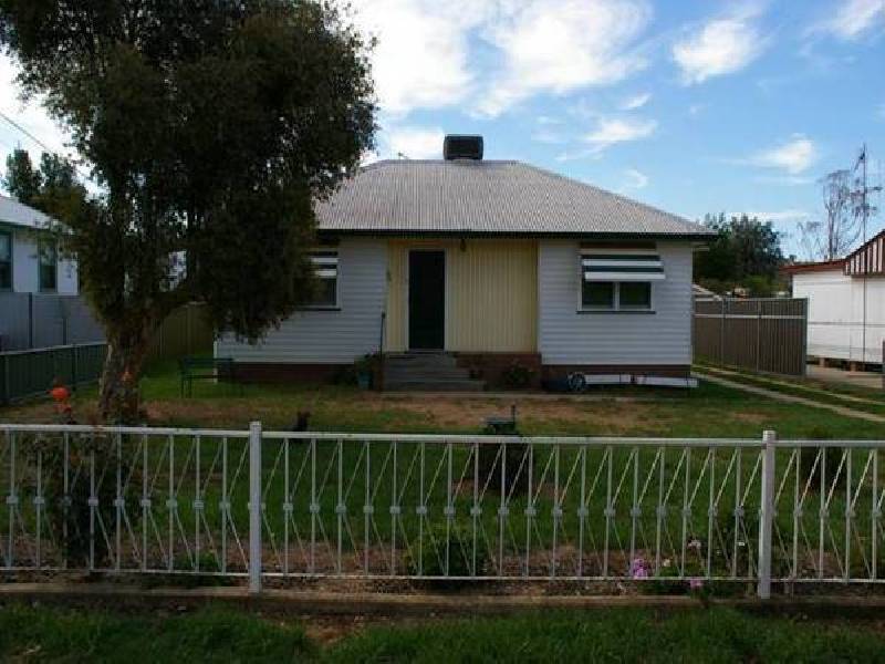 31 Victor Street, Cowra NSW 2794