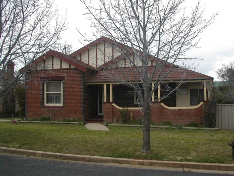 15 Brougham Street, Cowra NSW 2794