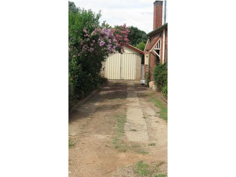 15 Brougham Street, Cowra NSW 2794