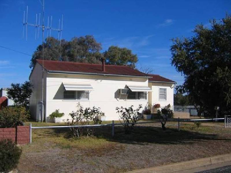 28 Mulyan Street, Cowra NSW 2794